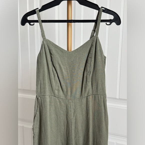 Old Navy Linen-Blend V-Neck Cami Jumpsuit | Size Small - Picture 4 of 5
